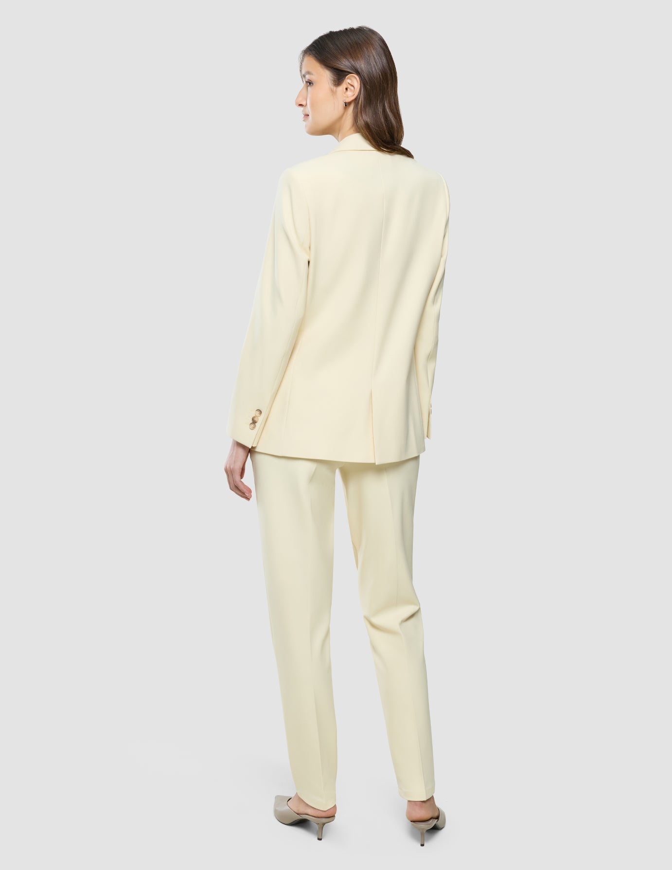 Essential Suit Tapered Misty Yellow